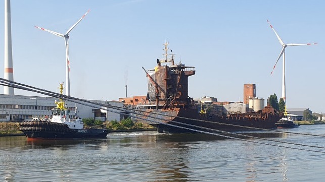 containership towed for recycling
